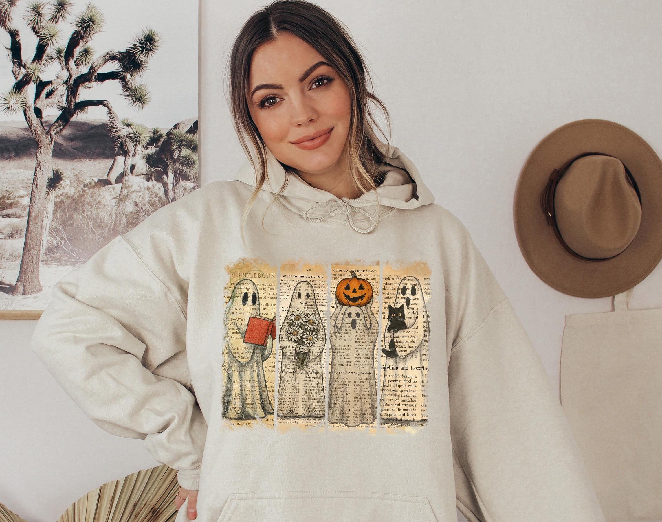 Vintage Halloween Hoodie, Ghost Pumpkin Cat Sweatshirt,Spooky Season Sweatshirt,Witchy Fall Cute Ghost Cat Gift Hoodie,Cozy Spooky Sweater
